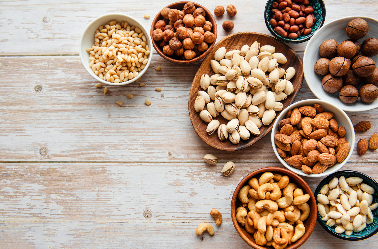 Kaselerde badem ve ceviz, sağlıklı yağ ve protein kaynağı